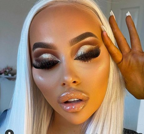 Dollybitch photo 223