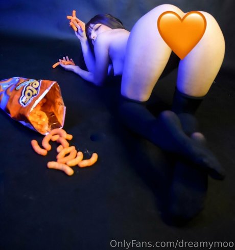 DreamyMoo photo 100