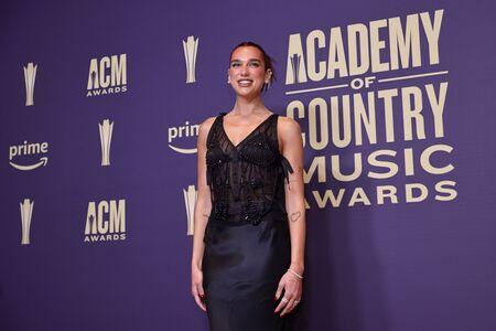 Dua Lipa photo 58