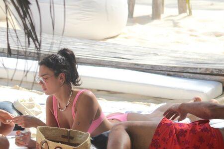 Dua Lipa photo 2033