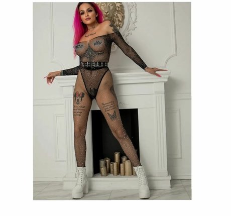 Dzsenifer Vajai photo 17