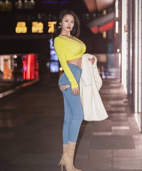 Echo Yue photo 65