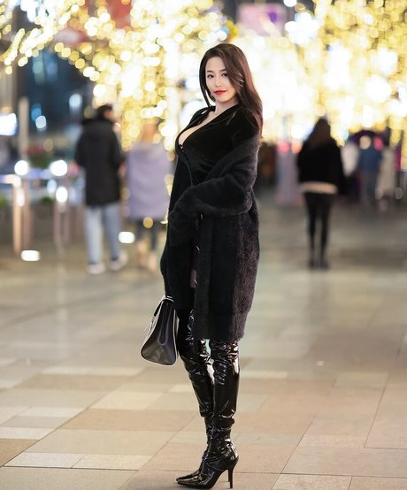 Echo Yue photo 66