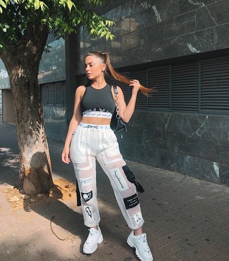 Effy Palarya photo 30