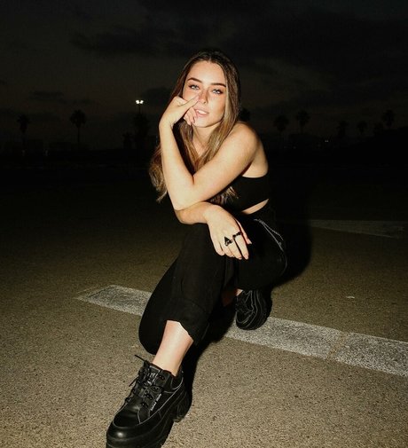 Effy Palarya photo 33