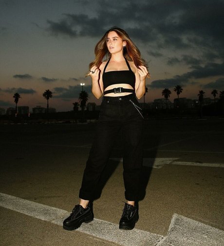 Effy Palarya photo 34