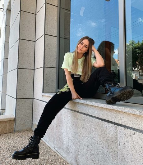 Effy Palarya photo 39