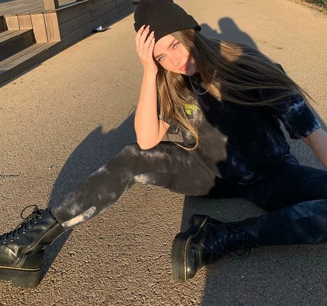 Effy Palarya photo 56