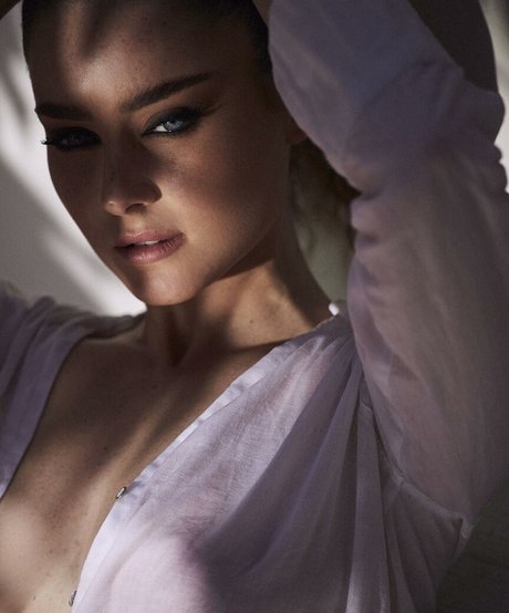 Effy Palarya photo 59