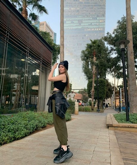 Effy Palarya photo 66