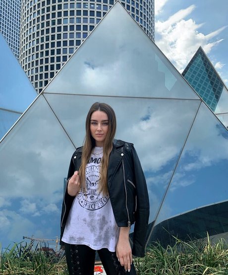 Effy Palarya photo 73