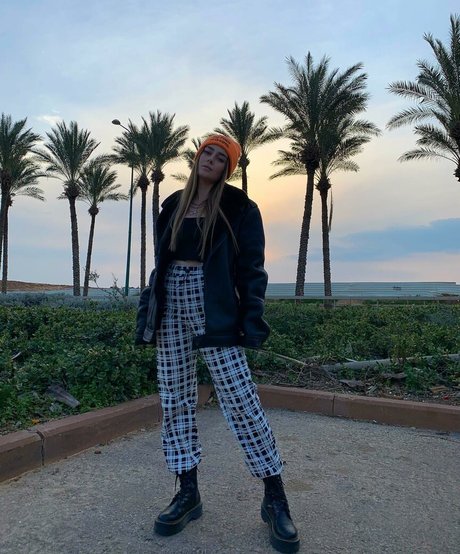 Effy Palarya photo 75