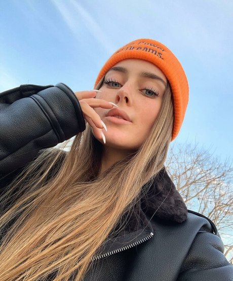 Effy Palarya photo 77