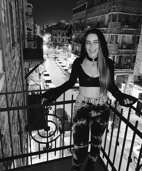 Effy Palarya photo 79