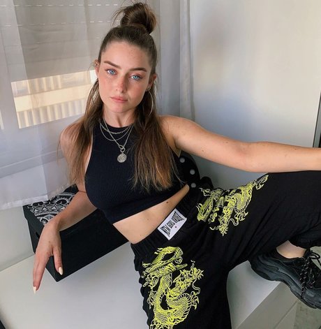 Effy Palarya photo 95