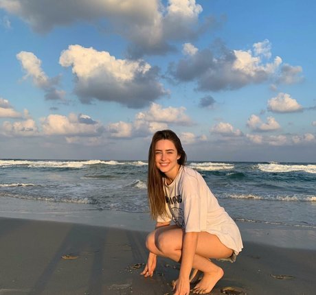 Effy Palarya photo 113