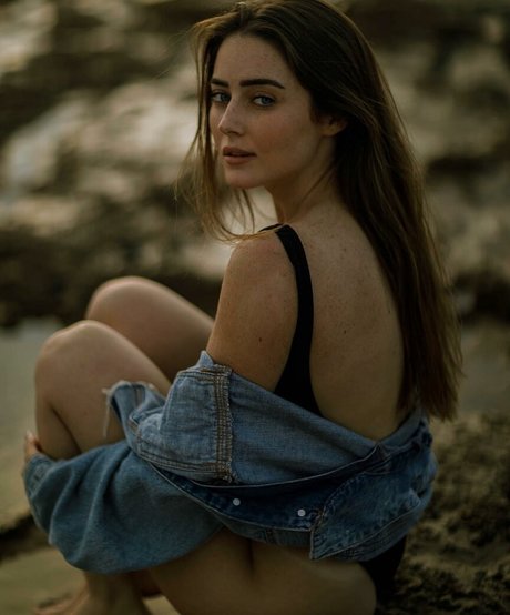 Effy Palarya photo 123