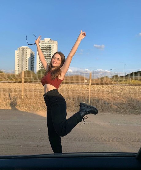 Effy Palarya photo 134