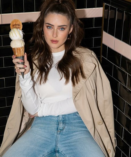 Effy Palarya photo 146