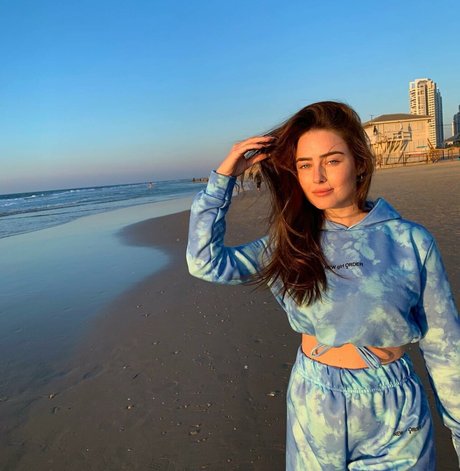 Effy Palarya photo 147