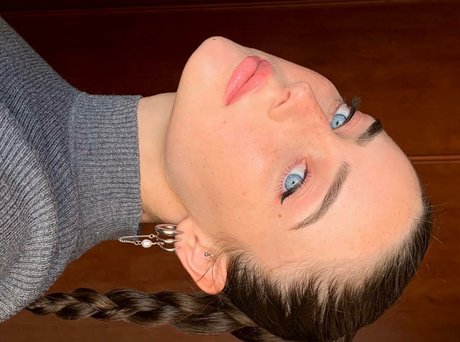 Effy Palarya photo 173