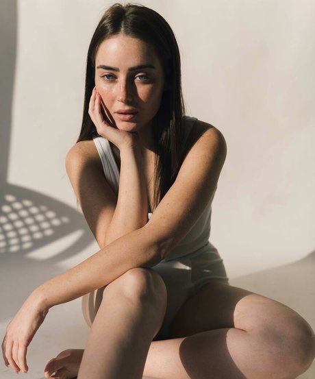 Effy Palarya photo 174