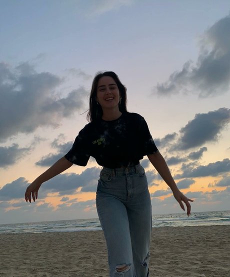 Effy Palarya photo 184