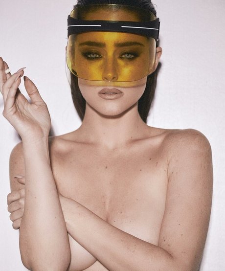 Effy Palarya photo 186