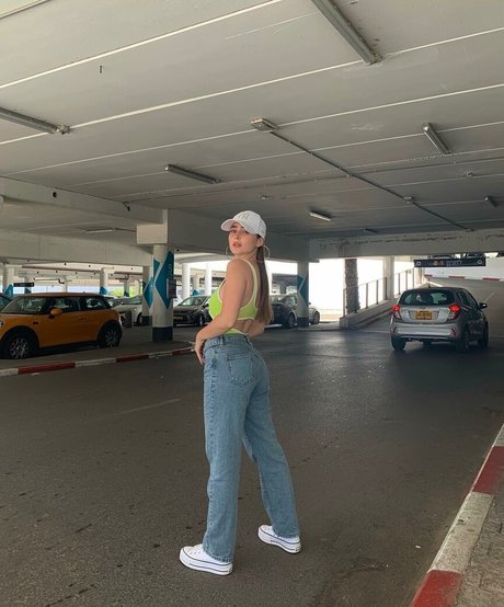 Effy Palarya photo 192