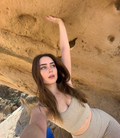 Effy Palarya photo 208