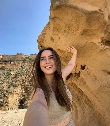 Effy Palarya photo 209