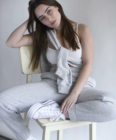 Effy Palarya photo 211