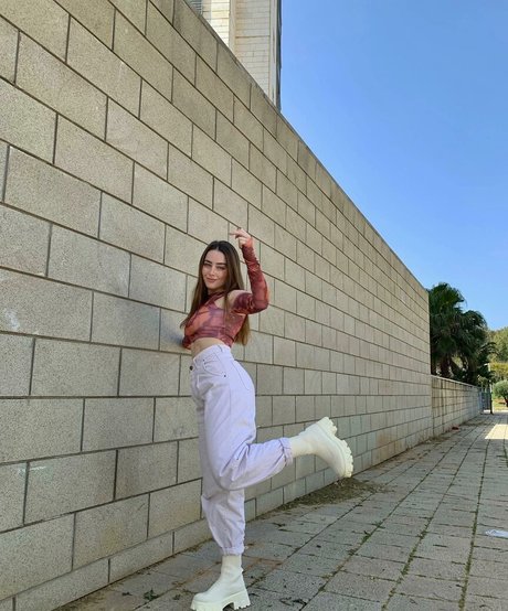 Effy Palarya photo 216