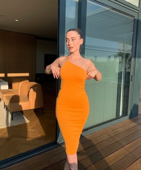 Effy Palarya photo 250