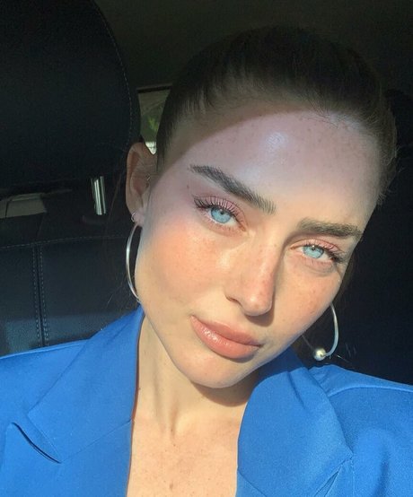 Effy Palarya photo 255