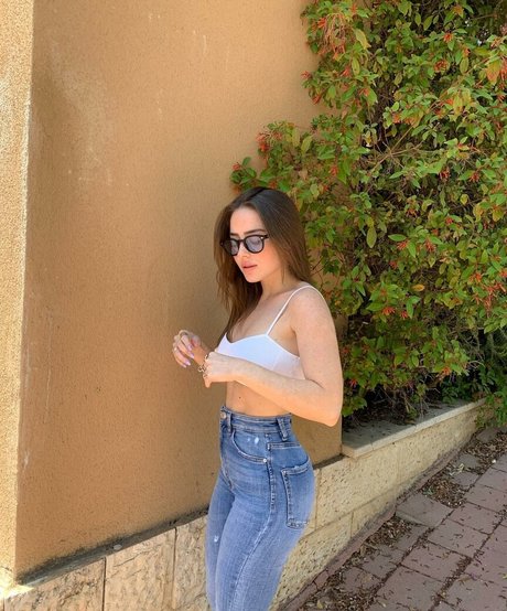 Effy Palarya photo 281