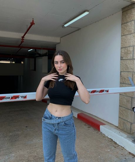 Effy Palarya photo 288