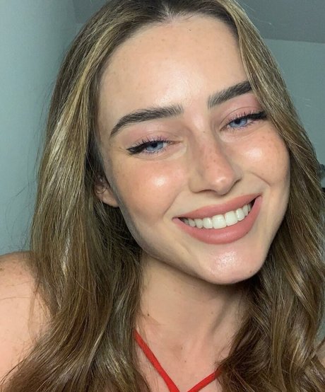 Effy Palarya photo 297