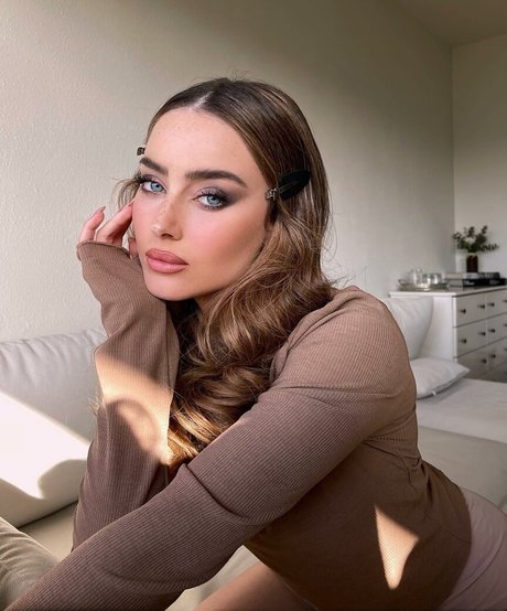 Effy Palarya photo 309