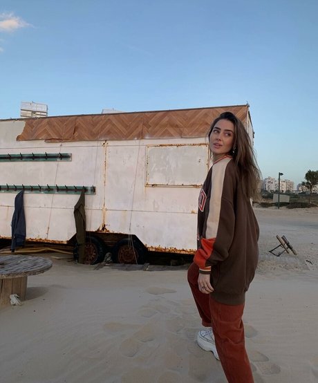 Effy Palarya photo 324