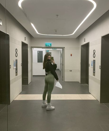 Effy Palarya photo 328