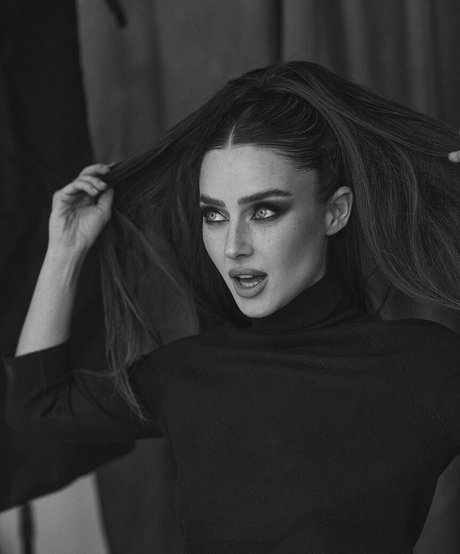 Effy Palarya photo 333