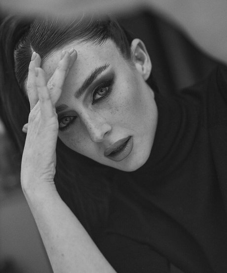 Effy Palarya photo 337