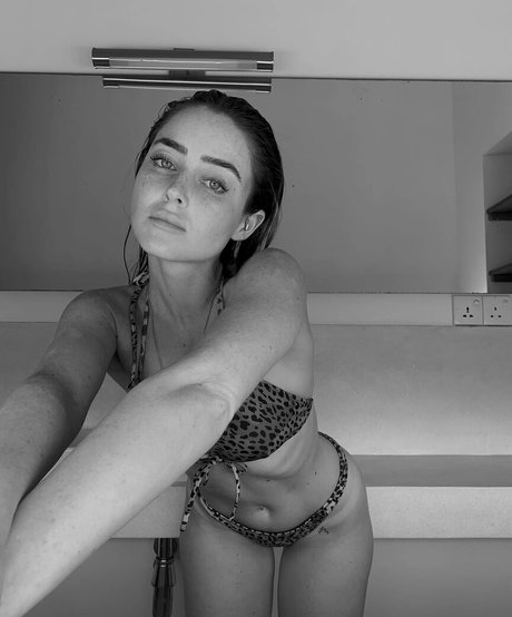 Effy Palarya photo 375