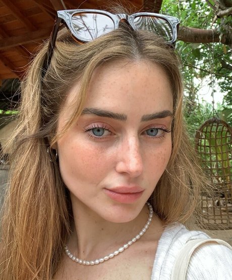 Effy Palarya photo 382