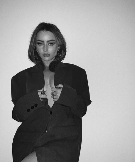 Effy Palarya photo 387