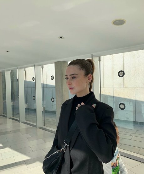 Effy Palarya photo 392