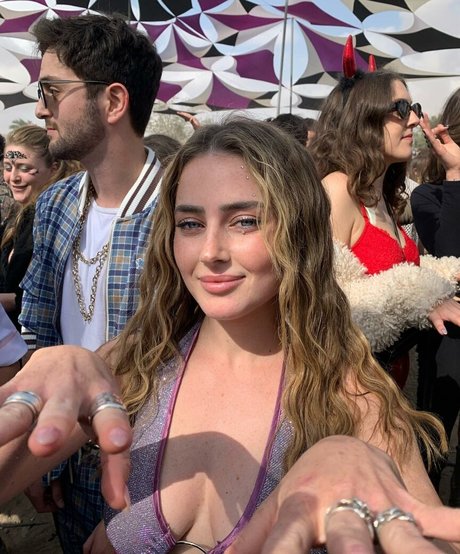 Effy Palarya photo 395