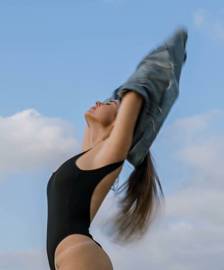 Effy Palarya photo 402