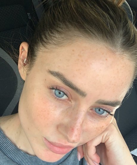 Effy Palarya photo 405